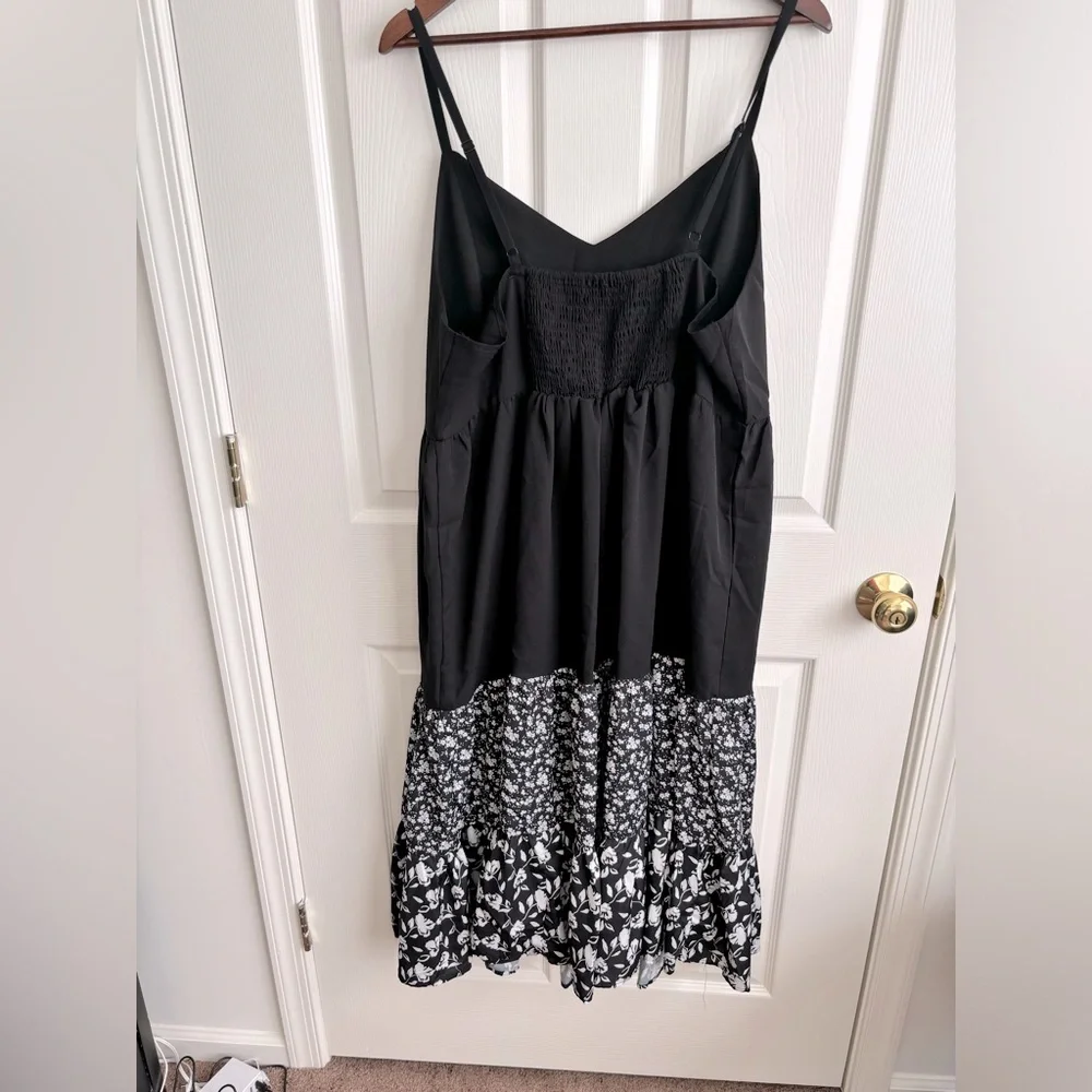 NWOT BLOOMCHIC PLUS SZ 18 RUFFLED LAYERED BLACK /WHITE HEART NECKLINE MAXI DRESS - Picture 11 of 13